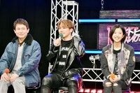 左より木下ほうか、NAOTO、黒島結菜。