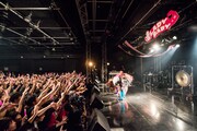 LADYBABY「1st JAPANワンマンライブ 2016 ～世界のルールを変えちゃおう～」の様子。（提供：クリアストーン）