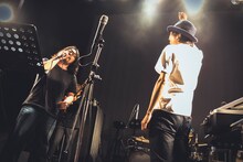 左から曽我部恵一、池永正二（Track、鍵盤ハーモニカ、Per）。