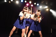 ぷちぱすぽ☆によるライブの様子。