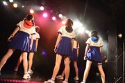 ぷちぱすぽ☆によるライブの様子。
