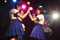 ぷちぱすぽ☆によるライブの様子。