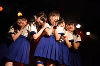 ぷちぱすぽ☆によるライブの様子。