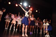 玉入れ対決に勝利し「全力スイマー」を歌唱するぷちぱすぽ☆。