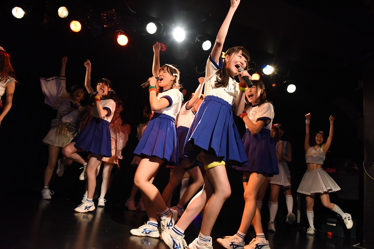 玉入れ対決に勝利し「全力スイマー」を歌唱するぷちぱすぽ☆。
