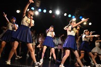 玉入れ対決に勝利し「全力スイマー」を歌唱するぷちぱすぽ☆。