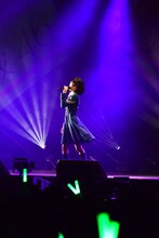 平手友梨奈のソロパフォーマンス。