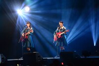 ゆいちゃんずによるパフォーマンスの様子。