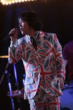 加藤ひさし（Vo）（撮影：柴田恵理）