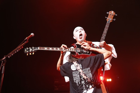 奥から鈴木研一、和嶋慎治。（撮影：ほりたよしか）