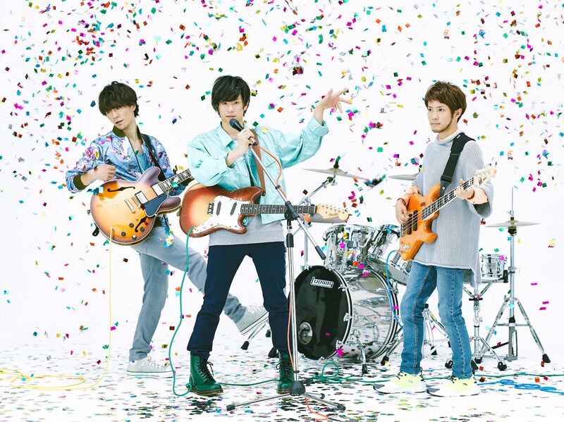 フレデリック。中央が三原健司。