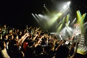 KNOCK OUT MONKEYのライブの様子。（撮影：橋本塁［SOUND SHOOTER］）