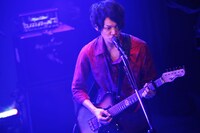 平井拓郎（Vo, G）（撮影：ハヤシサトル）