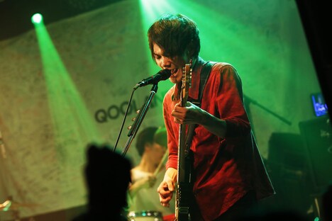 平井拓郎(Vo, G)(撮影:ハヤシサトル)