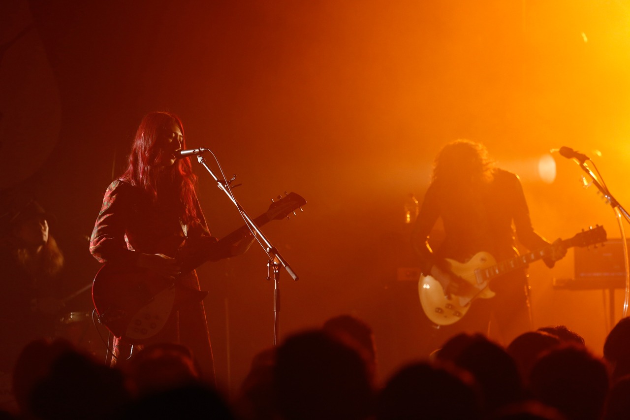 GLIM SPANKY （撮影：上飯坂一）