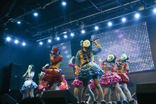 仮面女子のステージの様子。