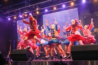 仮面女子のステージの様子。