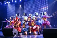 仮面女子のステージの様子。