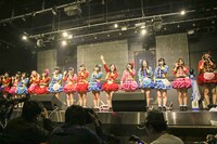 仮面女子のステージの様子。