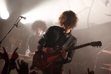 GLIM SPANKY （撮影：上飯坂一）