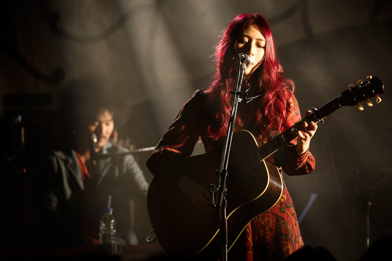 GLIM SPANKY （撮影：上飯坂一）