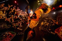 「SWANKY PLAYGROUND SPECIAL ONEMAN SHOW!」4月17日公演の様子。（Photo by Takashi "TAKA" Konuma）