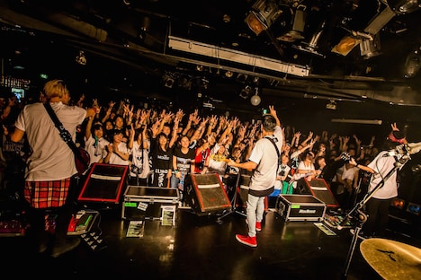 「SWANKY PLAYGROUND SPECIAL ONEMAN SHOW!」4月17日公演の様子。（Photo by Takashi "TAKA" Konuma）