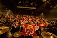 「SWANKY PLAYGROUND SPECIAL ONEMAN SHOW!」4月17日公演の様子。（Photo by Takashi "TAKA" Konuma）