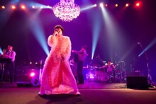 4月16日に東京・中野サンプラザホールで開催されたEGO-WRAPPIN' AND THE GOSSIP OF JAXX「J-WAVE “ACOUSTIC COUNTY” SPECIAL LIVE EGO-WRAPPIN' “ROUTE 20 HIT THE ROAD”」 の様子。 （撮影：仁礼博）