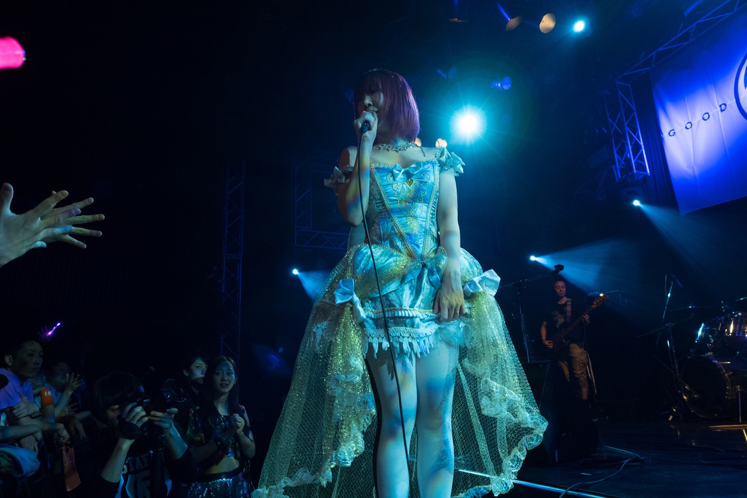 大森靖子によるライブの様子。（写真提供：アップフロントクリエイト）