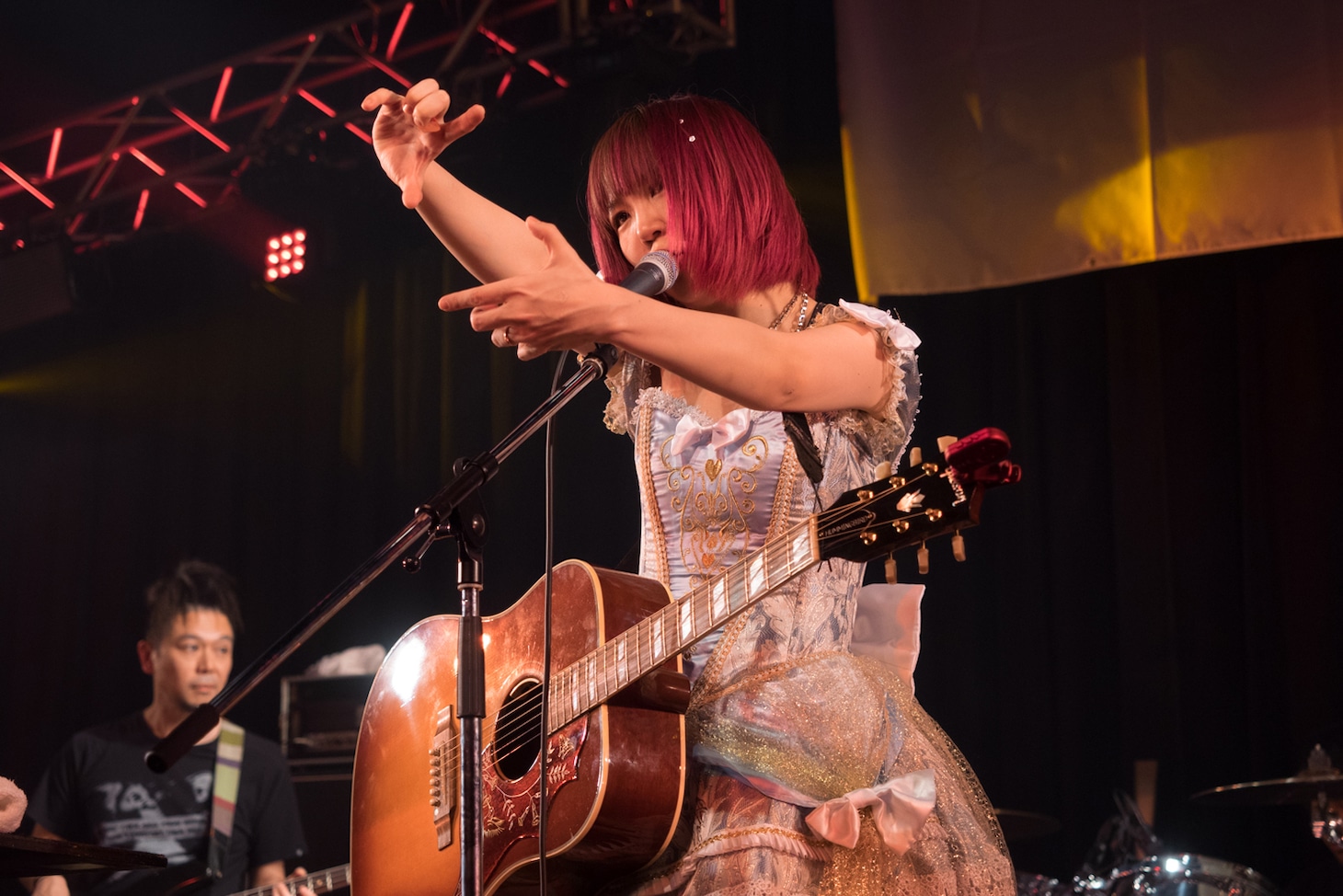 大森靖子によるライブの様子。（写真提供：アップフロントクリエイト）
