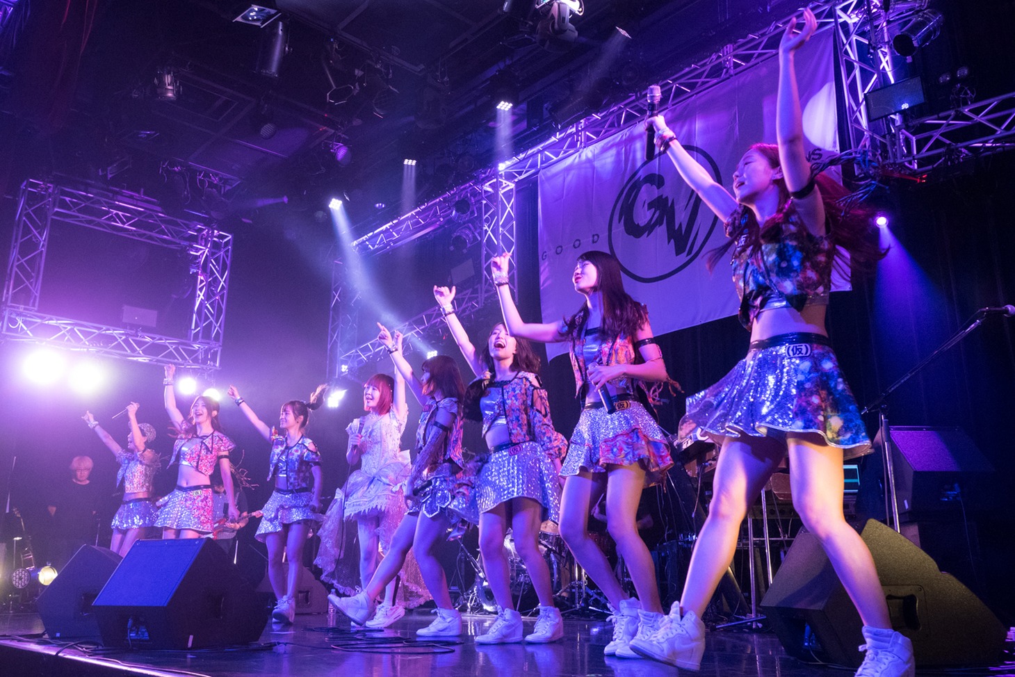 大森靖子、アップアップガールズ（仮）によるコラボレーションライブの様子。（写真提供：アップフロントクリエイト）