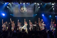 大森靖子、アップアップガールズ（仮）によるコラボレーションライブの様子。（写真提供：アップフロントクリエイト）