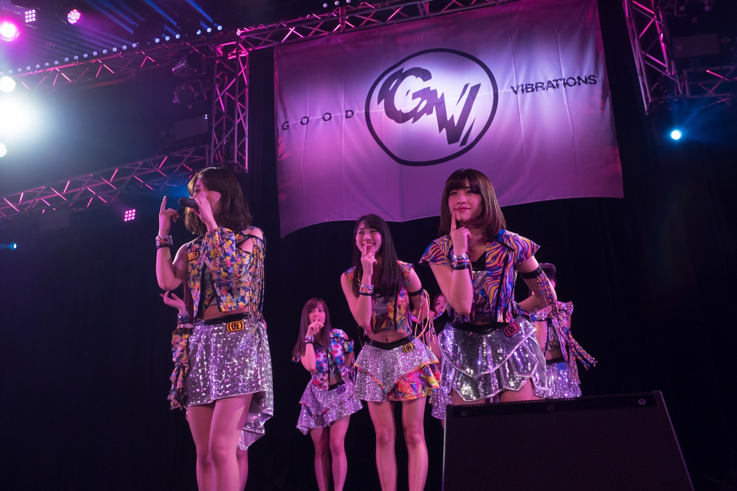 アップアップガールズ（仮）によるライブの様子。（写真提供：アップフロントクリエイト）