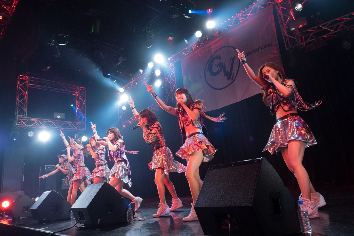 アップアップガールズ（仮）によるライブの様子。（写真提供：アップフロントクリエイト）