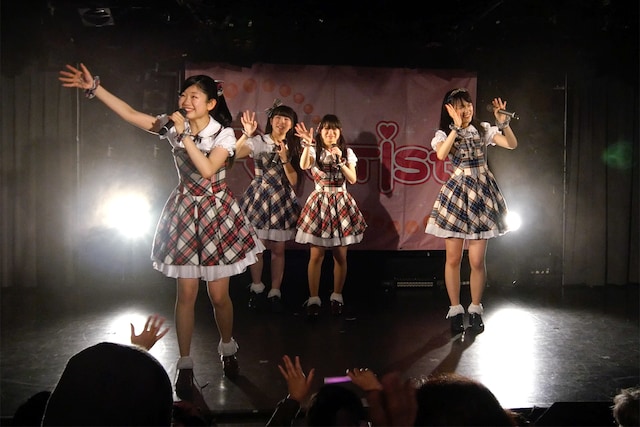 「RYUTist HOME LIVE #174」の様子。左から大石若奈、五十嵐夢羽、宇野友恵、佐藤乃々子。（写真提供：柳都アーティストファーム）