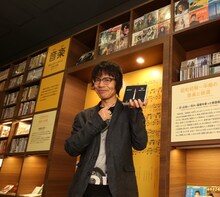 「JTB時刻表」5月号の巻頭特集に登場する岸田繁（くるり）。