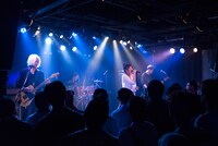 「UPPPPP!!!Tour Final “ルイと嵐と天使と小原”」の様子。（撮影：飯本貴子）