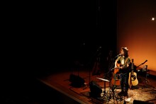 アンコールに登場した高田漣。（撮影：後藤渉）