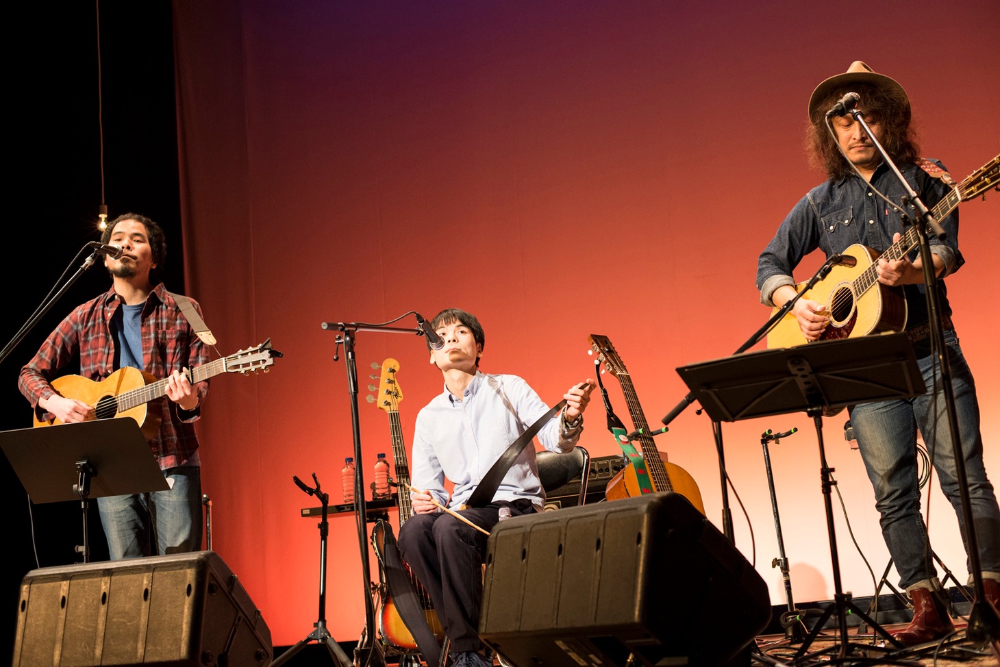 キセルと高田漣。（撮影：本間加恵）