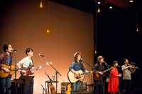 出演者全員でのセッションの様子。（撮影：本間加恵）