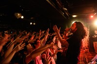 R-指定（Creepy Nuts[R-指定＆DJ 松永]）（撮影：有高唯之）