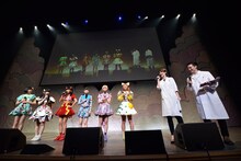 左からでんぱ組.inc、スプツニ子！、ケリー隆介。