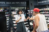 しりとりで解答に悩むカイ。（撮影：稲垣謙一）