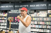 石川浩司（撮影：稲垣謙一）