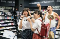 4月20日に東京・HMV record shop 渋谷で開催された、えんがわのリリースイベントの様子。（撮影：稲垣謙一）