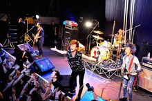 SA「TOUR『START ALL OVER AGAIN, NOW! 2016』」東京・東京キネマ倶楽部公演の様子。（Photo by MAYUMI-kiss it bitter-）