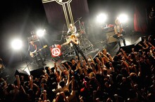 SA「TOUR『START ALL OVER AGAIN, NOW! 2016』」東京・東京キネマ倶楽部公演の様子。（Photo by MAYUMI-kiss it bitter-）