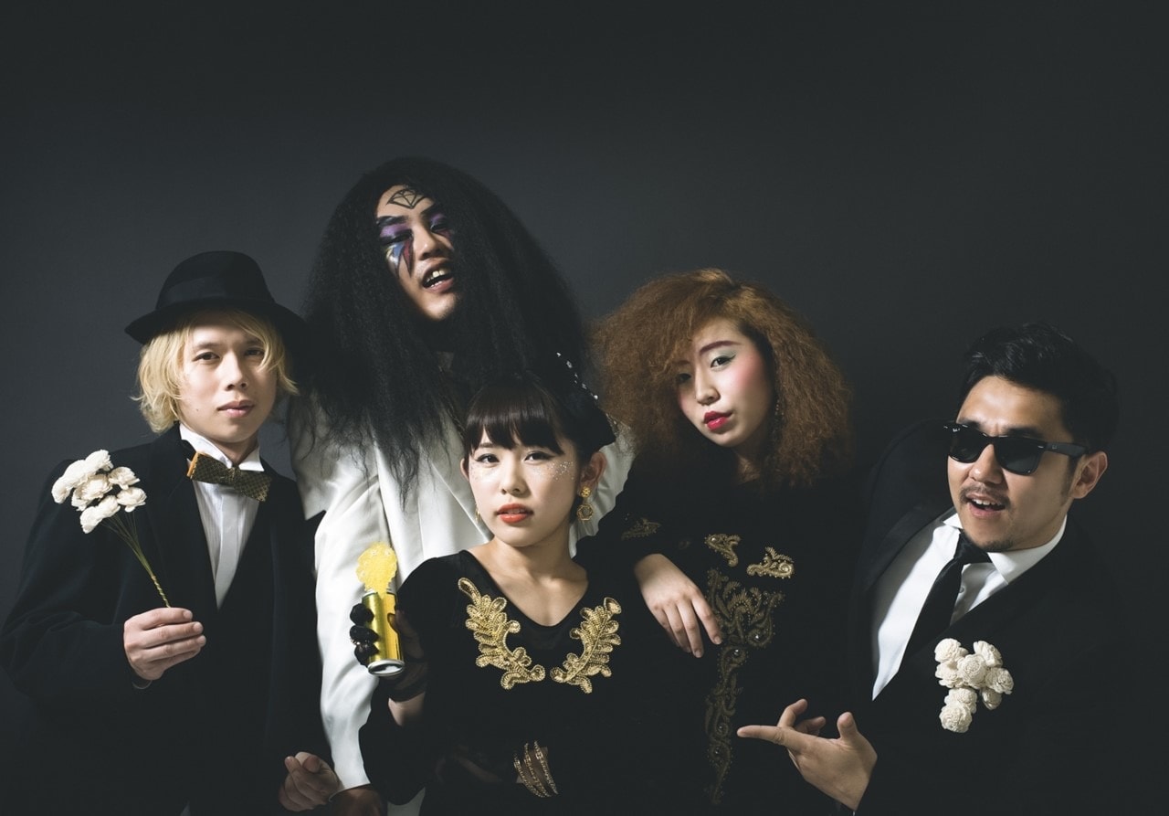 Magic, Drums & Love、1stアルバムでThe Clashカバー