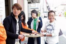 「モヤモヤさまぁ～ず2」収録の様子。(c)テレビ東京